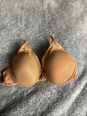 Smooth Everyday Molded Bra in Tan